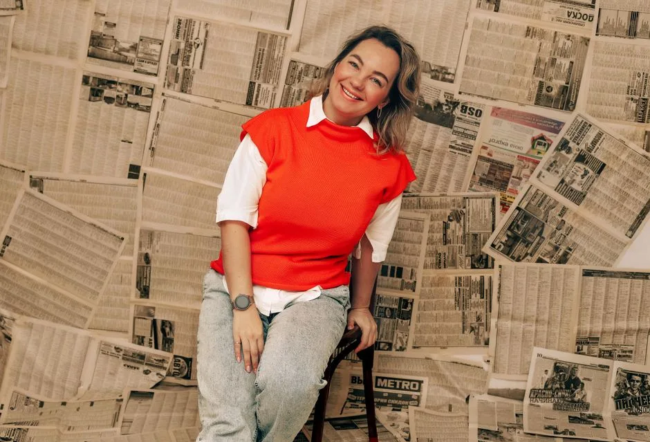 O nouă față a jurnalismului: Andreea Esca, din studio pe scenă