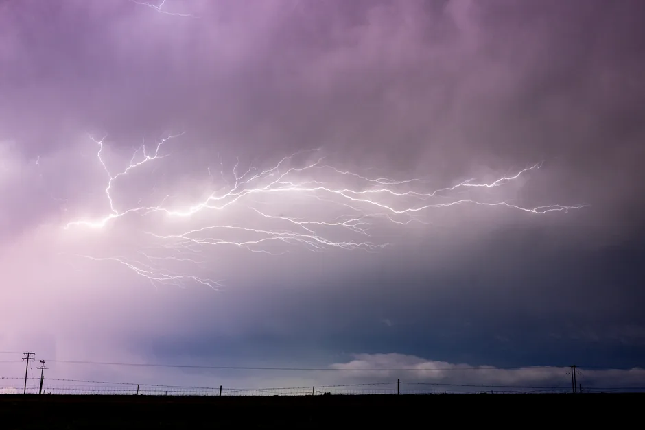 Fenomen meteorologic extrem în România: Ploi abundente și zăpadă semnificativă în cinci județe