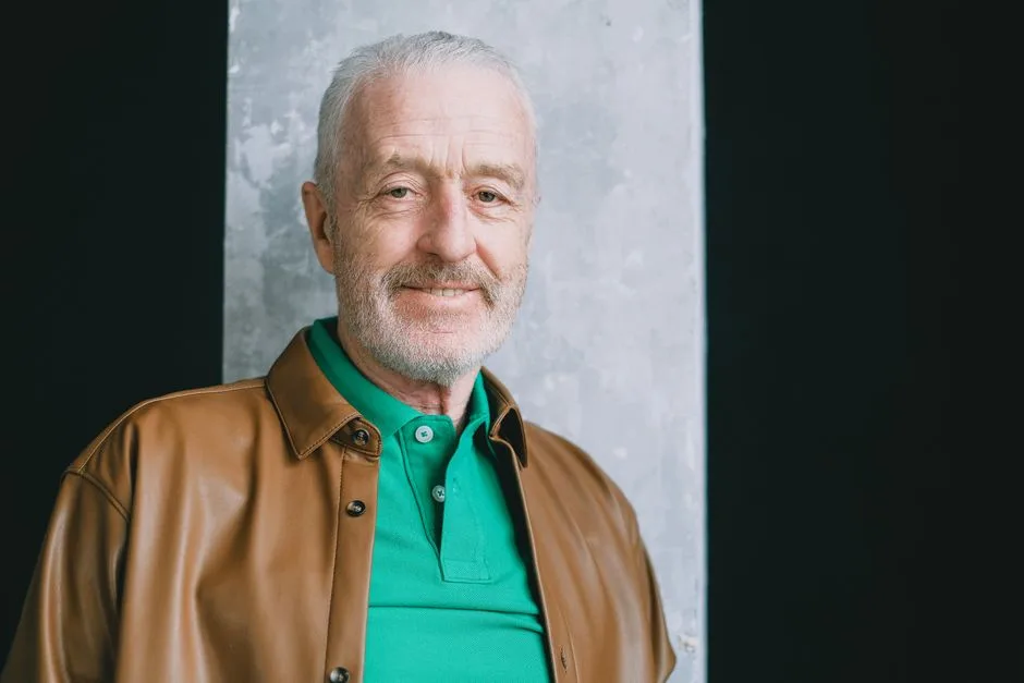 Patrick Stewart, o legendă a cinematografiei, omagiat de președintele Marvel Studios